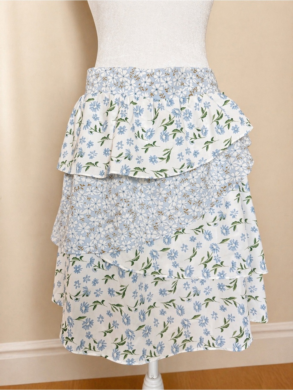 ARULA Blue and White Floral Asymmetrical Ruffle Skirt